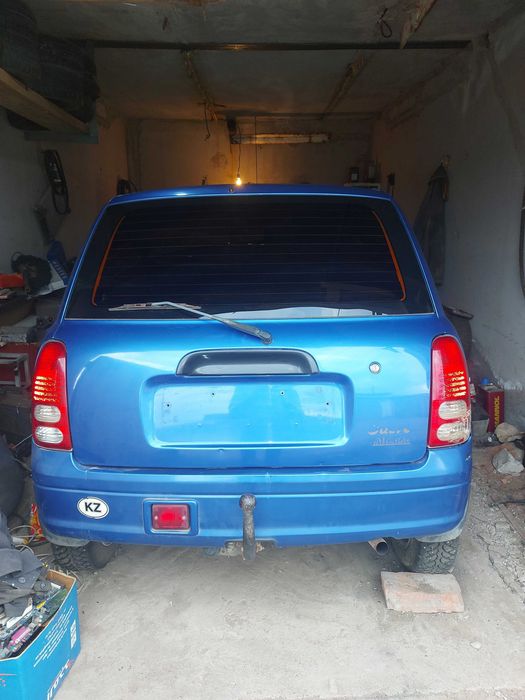 Машина Daihatsu Cuore L701