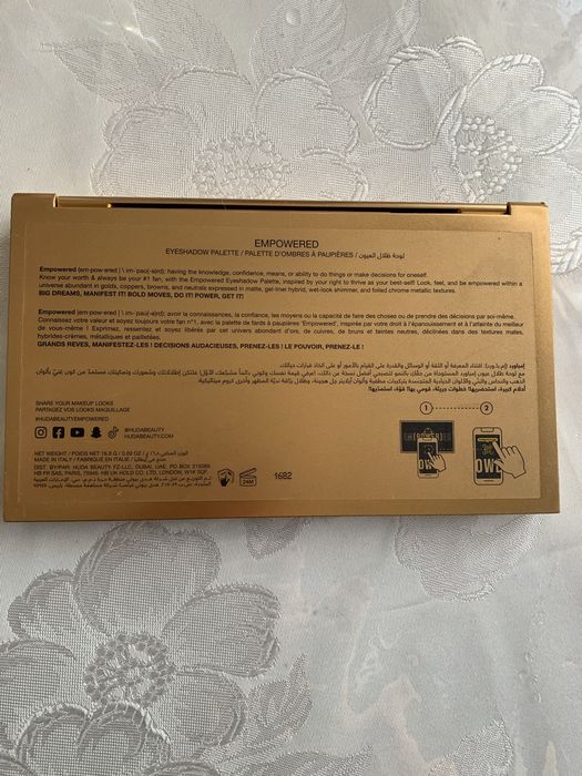 Продам тени Huda Beauty оригинал