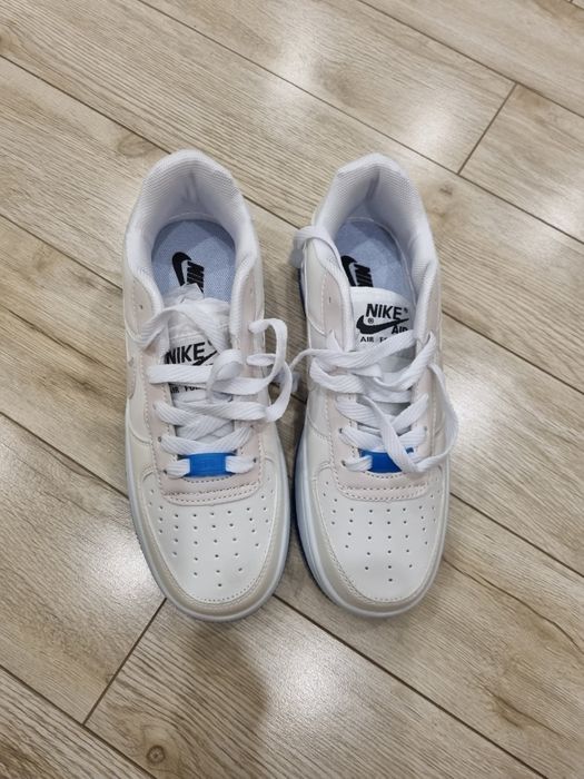 Продам кроссовки