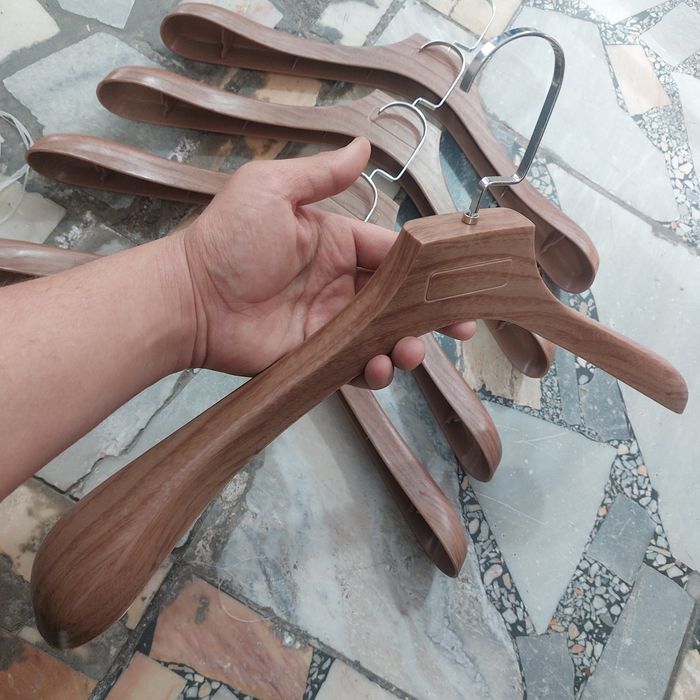 пластиковые Вешалка для одежды. Plastmassadan yasalgan kiyim uchun ves