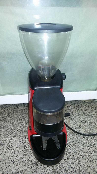 Професионална кафемелачка Ascaso i-1 700W с микрометрично регулиране