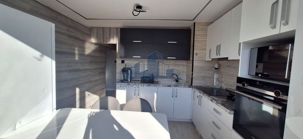 Продава се Тристаен апартамент в Шумен, Добруджански - 87 кв.м за 1553 €/кв.м - Снимка #1