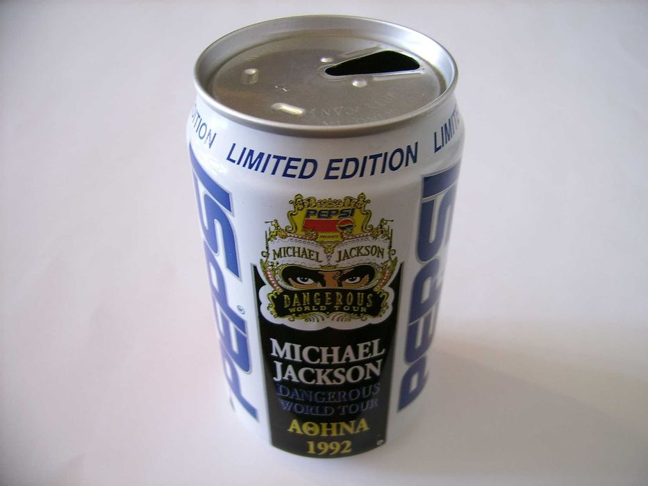 Колекция от 900 уникални кенчета от 330мл.