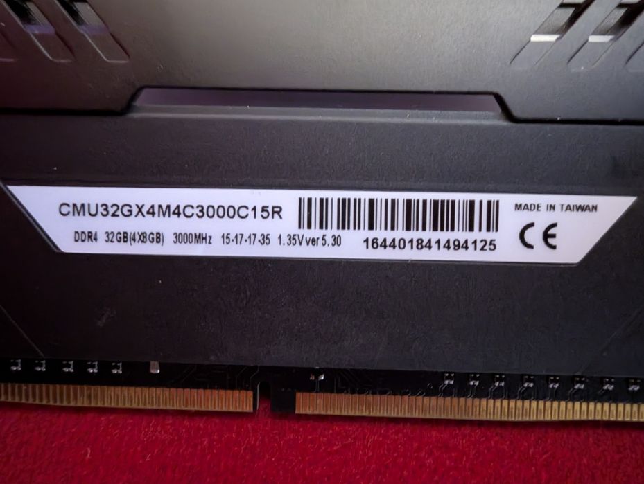 32GB (4x8GB) Corsair Vengeance LED RED | DDR4-3000 @DDR4-3200 CL16 | DDR4 RAM памет за AMD AM4 и за Intel системи