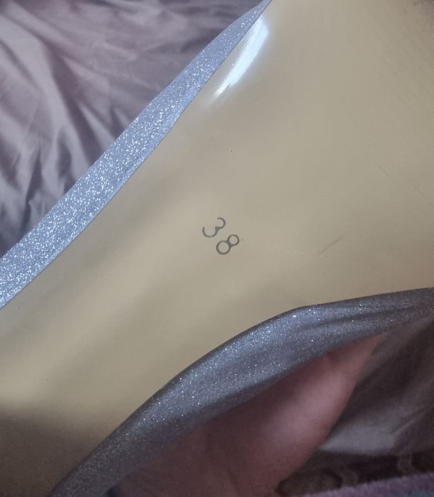 Обувки на дебел ток