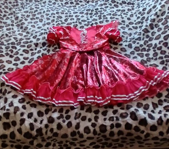 Продаю детские нарядные платья