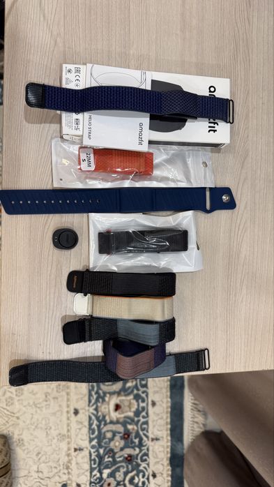 Amazfit Helio Strap — фитнес-браслет + 10 ремешков