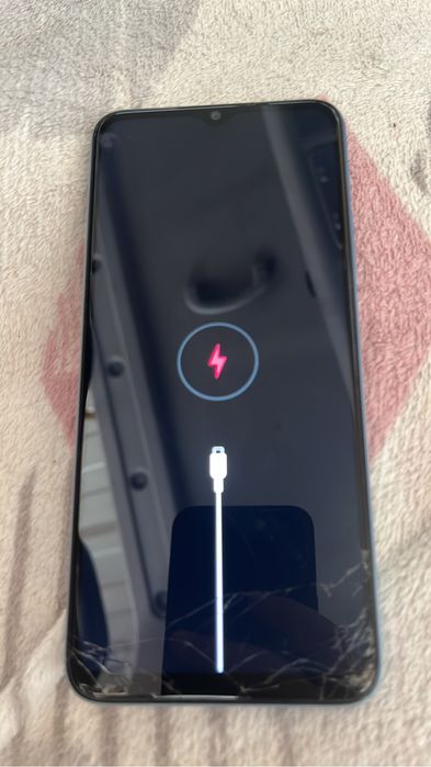 Telefon oppo merge perfect dar e fisurat pt mai multe poze scrieți-mi mesaj