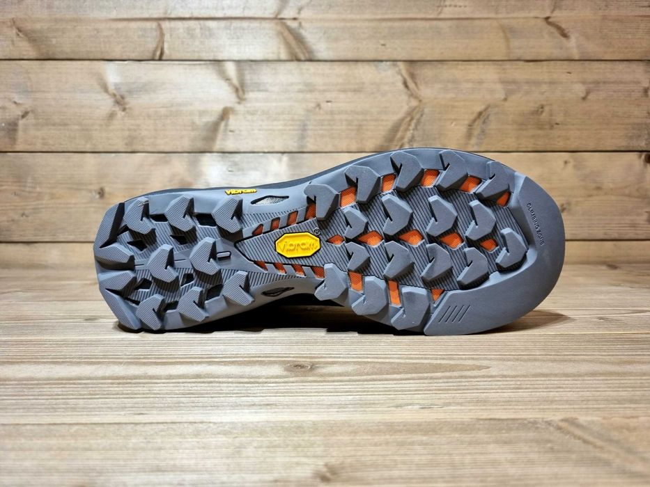 Ghete Merrell Goretex, noi, in cutie, munte,tura,salewa,mammut