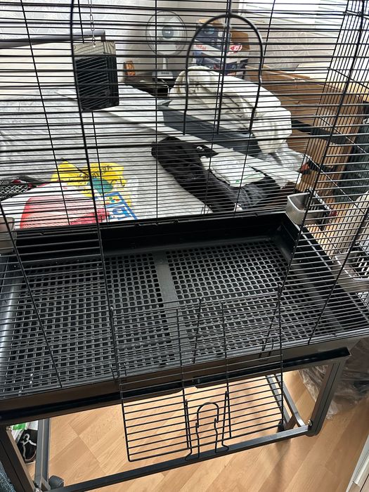 Клетка за птици със стойка