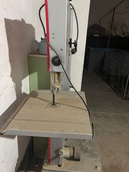 Ленточная пила продается почти новая много не пользовались продаетсяа