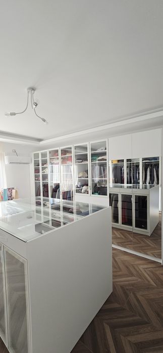 Mobila pe comanda  apartamente ,case ,birouri, horeca, industrial.