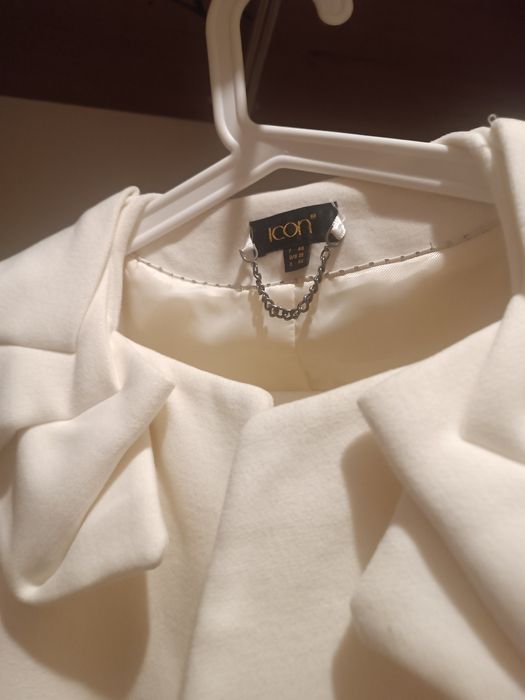 Белое пальто женское