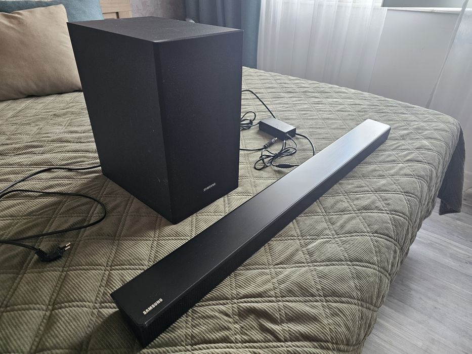 Soundbar Samsung HW-R530/EN, 2.1, 290W Wireless Dolby Черен
