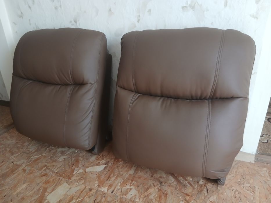 Кожен двоен релакс фотьойл (loveseat) – отлично състояние