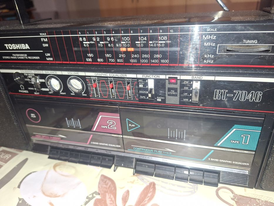 Toshiba RT-7046, radiocasetofon made in Japan, 4 benzi radio, Antena Satelor, Stereo 4 difuzoare