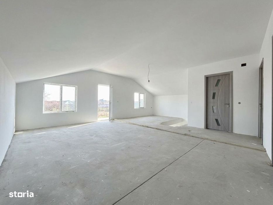 Vilă P+M cu 5 Camere - Lumina