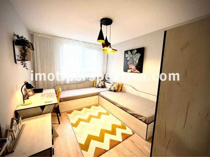 Продава се Тристаен апартамент в Пловдив, Кючук Париж - 95 кв.м за 2053 €/кв.м - Снимка #5