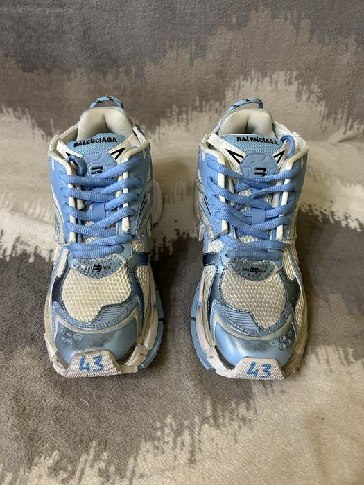 Balenciaga Runner Baby Blue size 43