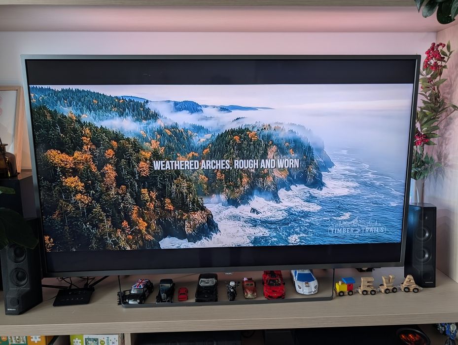 Philips 55PUS7303/12 – 55” 4K UHD Android TV + Ambilight