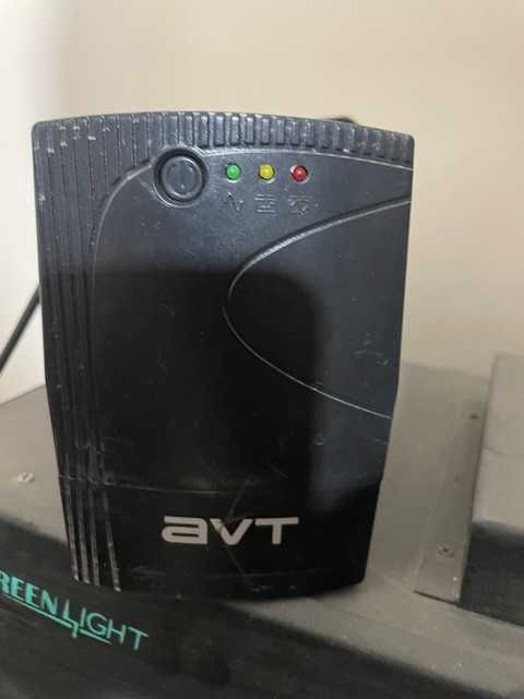 UPS ИБП AVT EAST ION в отл состоянии (надо заменить батарею)