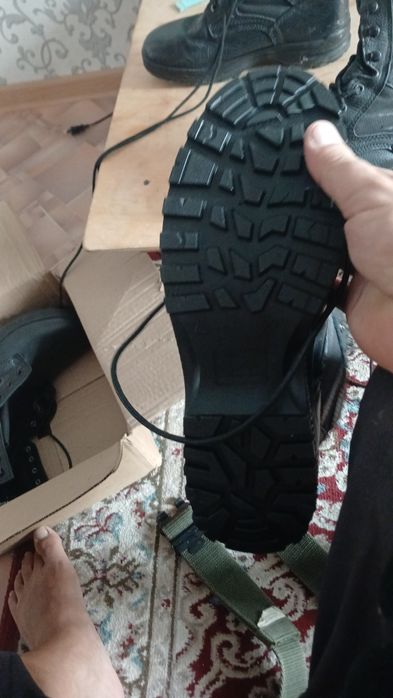 Продам берцы новые