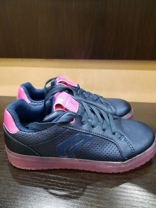 Светещ GEOX естествена кожа