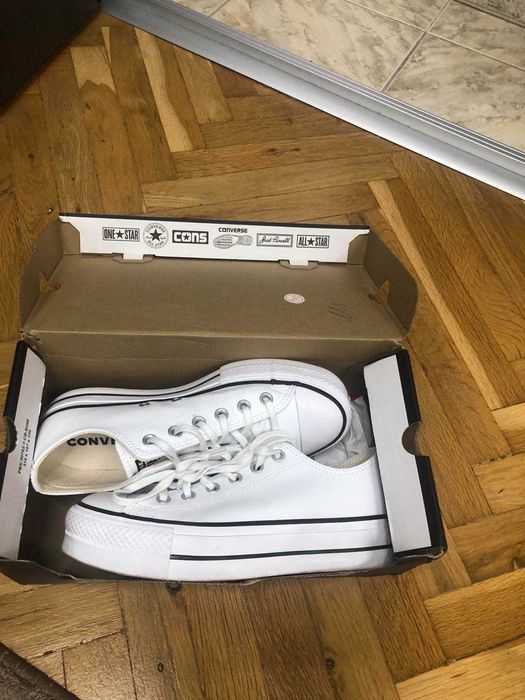 Обувки спортни converse номер 39.5 ,обувани са само един път