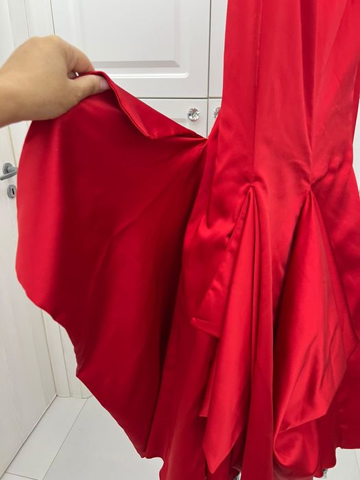Vand rochie rosie saten