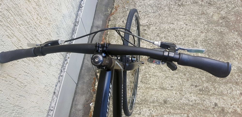 Specialized Sirrus, градски хибрид 1x9 (Deore/Cues), XL