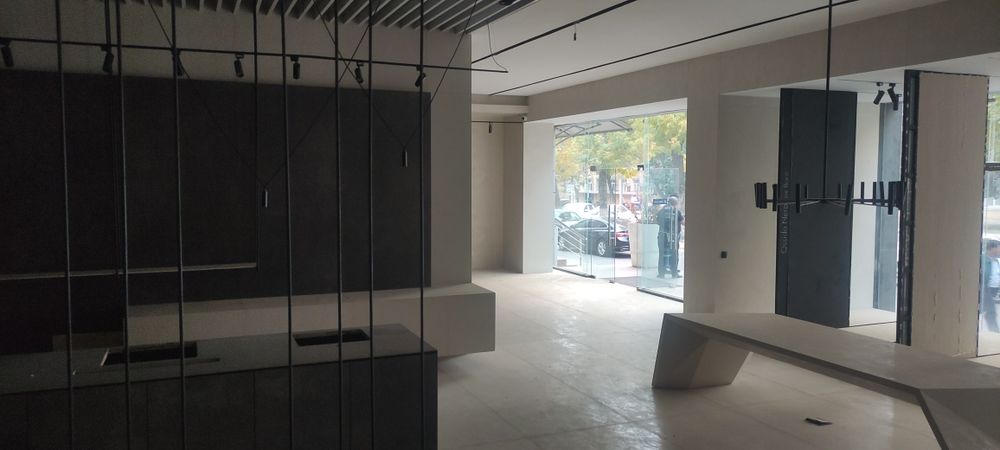 Продаётся отдельно стоящий здание 2 этажей плюс подвал 780 кв.м