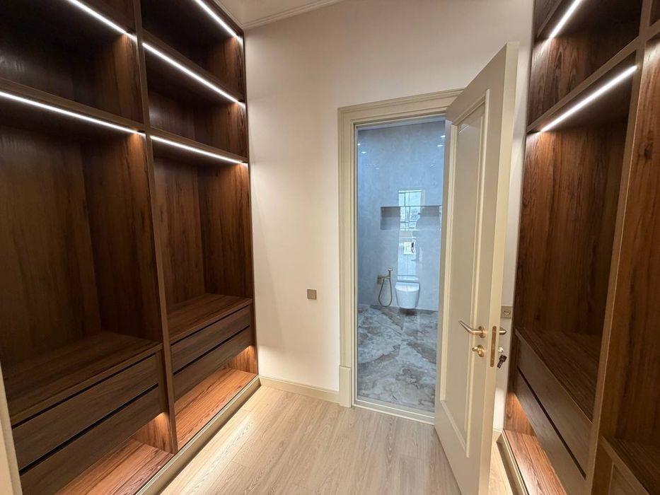 Продается 4/3/6 203м2 на махалле Хувайдо