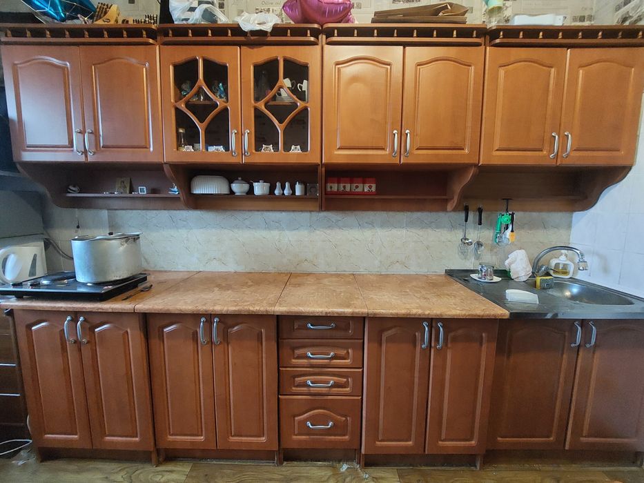 Продам кухонный гарнитур с мойкой