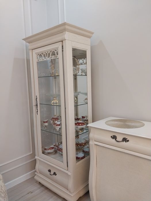 Комод+витрина 180 тыс