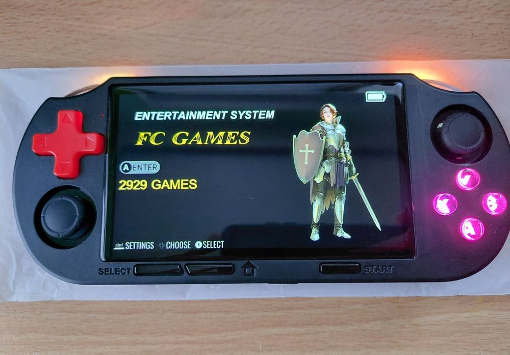Gaminja Game Console - ретро конзола за игри с над 12 000 игри
