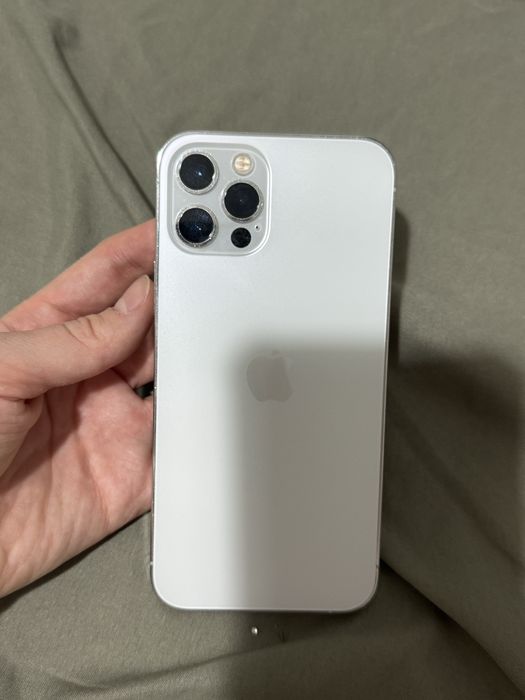 Продаю айфон 12 про 256 гб