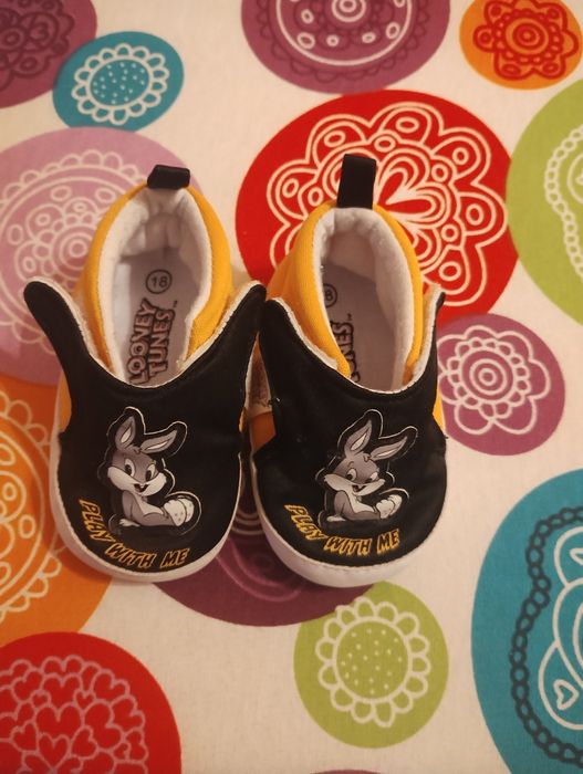 Бебешки дрешки и буйки