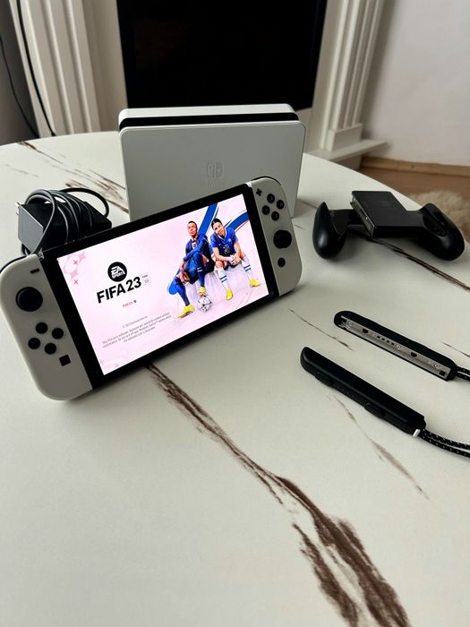 Nintendo Switch OLED+fifa 23