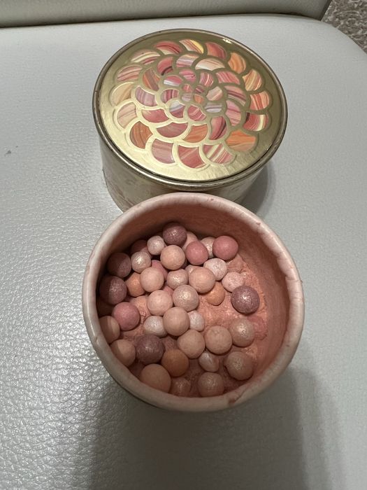 Румяна и пудра Франция