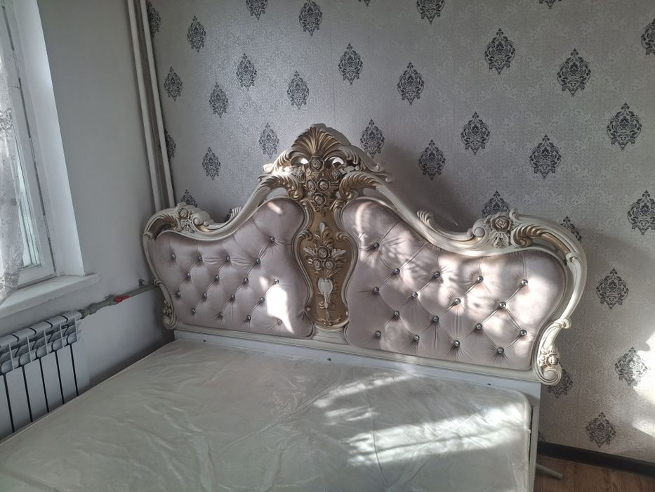 Спальни гарнитуры