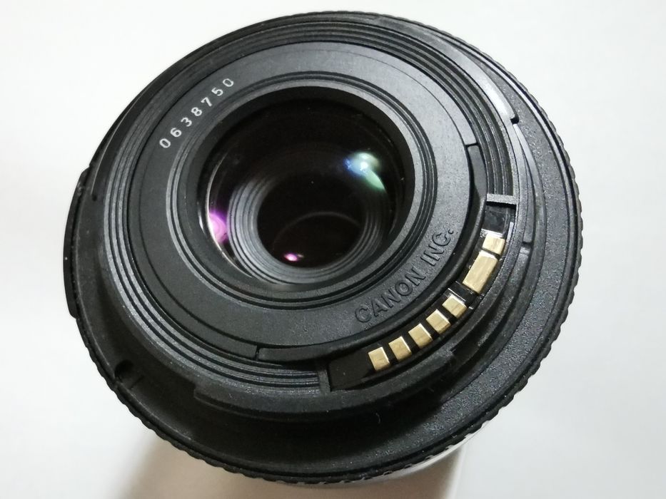 Obiectiv Canon EF 28-80mm f/3.5-5.6 cu capac original + aparat foto bonus