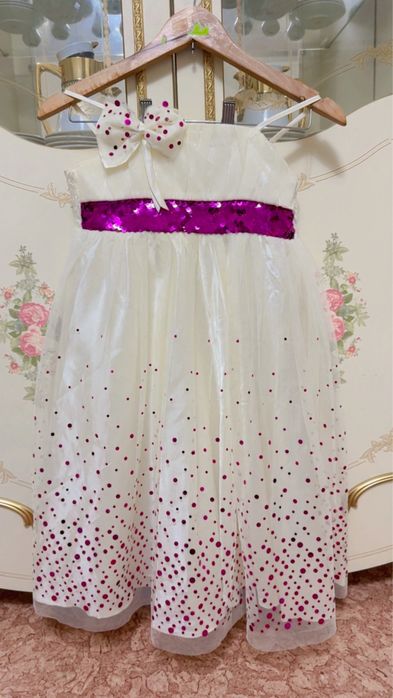 Продам платья для девочек