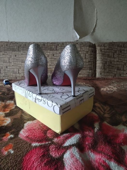 Срочно продам туфли