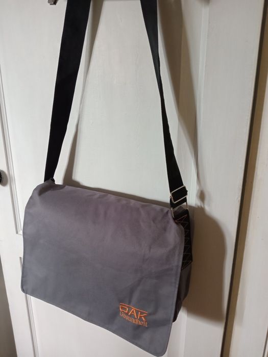 Продам для ноутбука новую германскую сумку