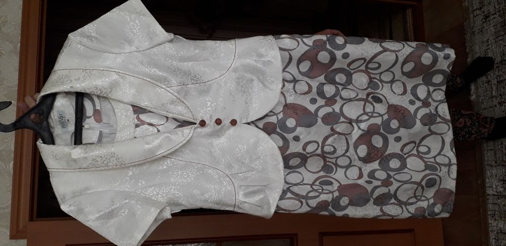 Продам женское  платье
