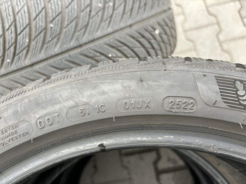 4бр Почти нови зимни гуми MICHELIN 245/40/19 DOT2522