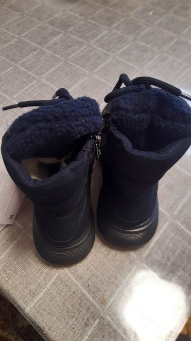 Продам сапожки для девочек.