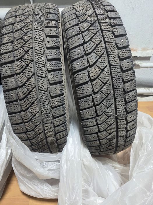 Продам зимнюю б/у резину.
