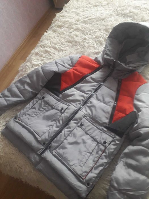 Продам куртку новая