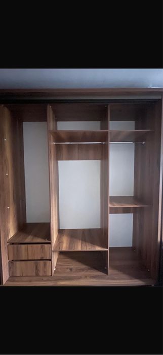 Продается коричневый шкаф